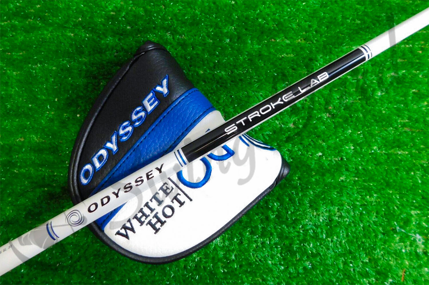A Stroke Lab shaft of Odyssey White Hot OG 7 Putter at the golf course