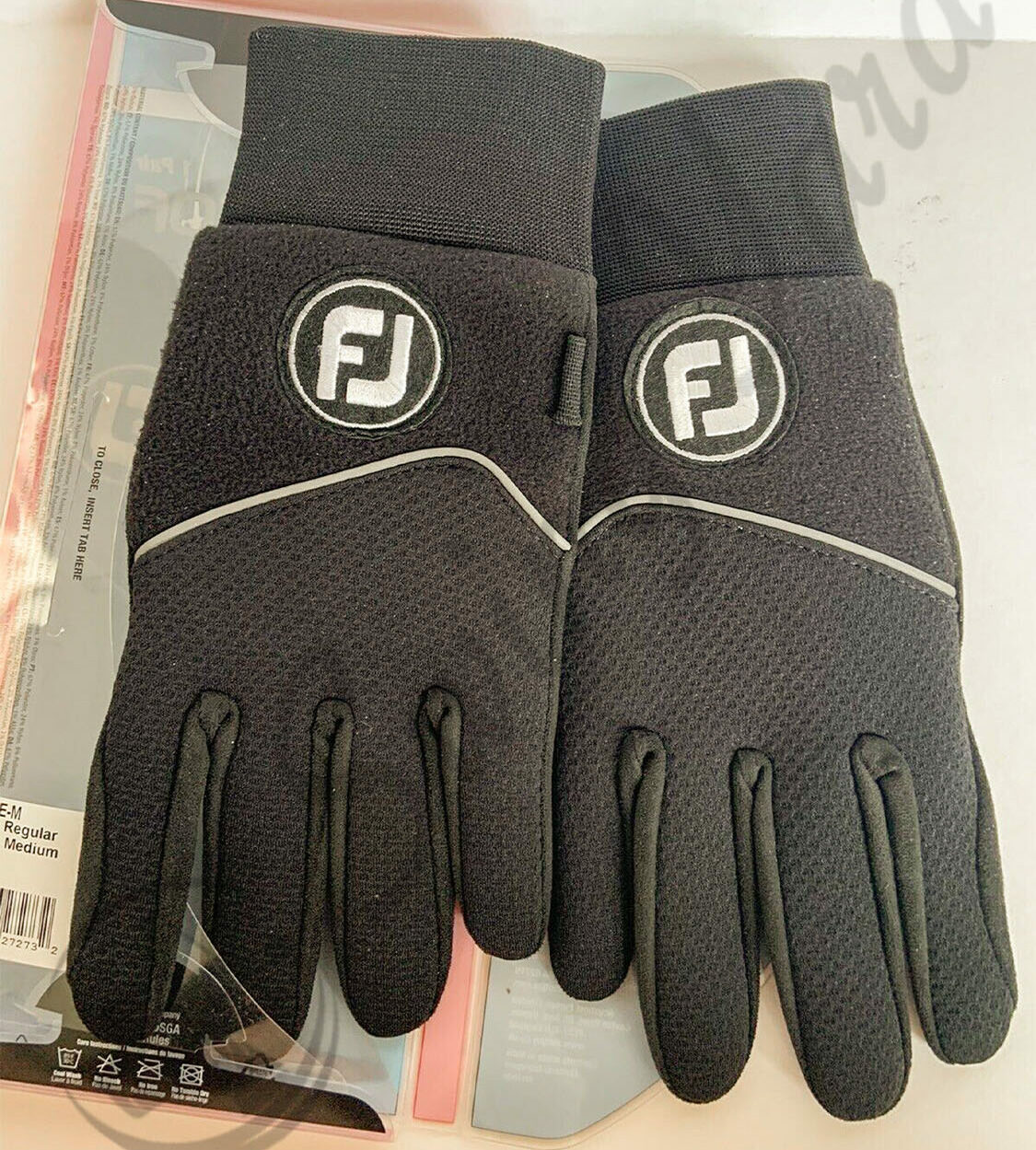 A pair of FootJoy women winter sof golf gloves
