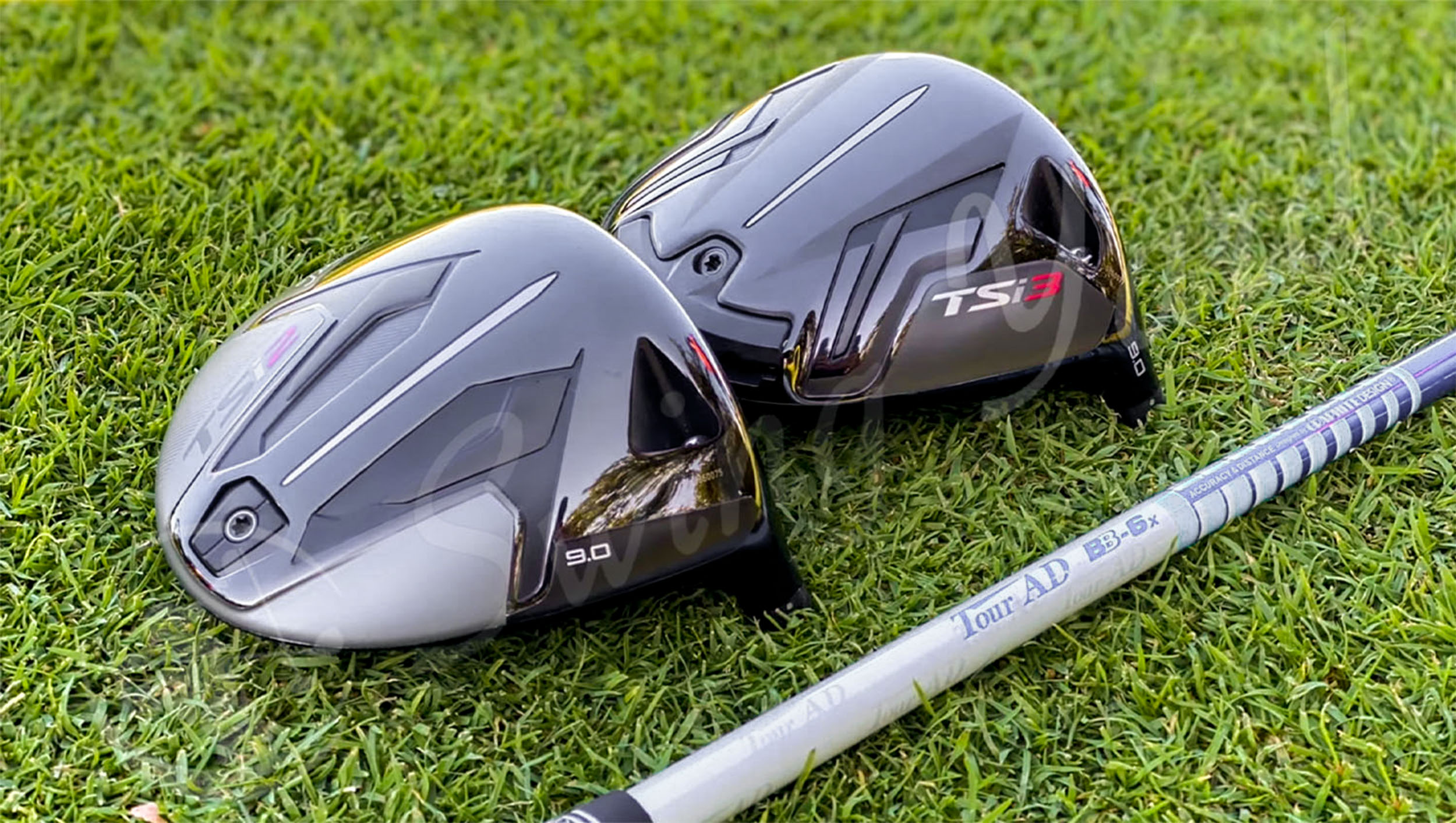 Titleist TSi2 and TSi3 driver heads in the grass